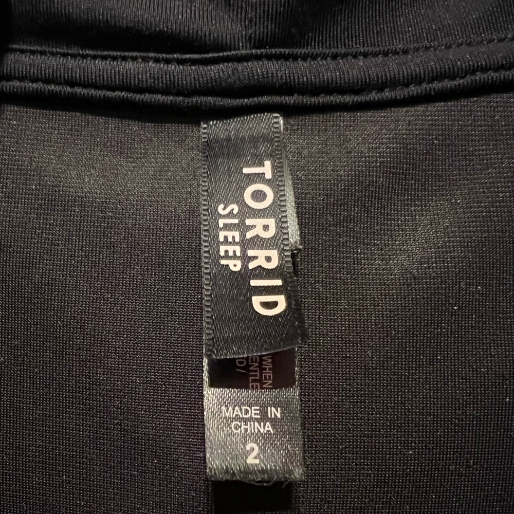 Torrid Black Crushed Velour Pullover Lounge Hoodie Size 2 🖤 - Picture 2 of 11